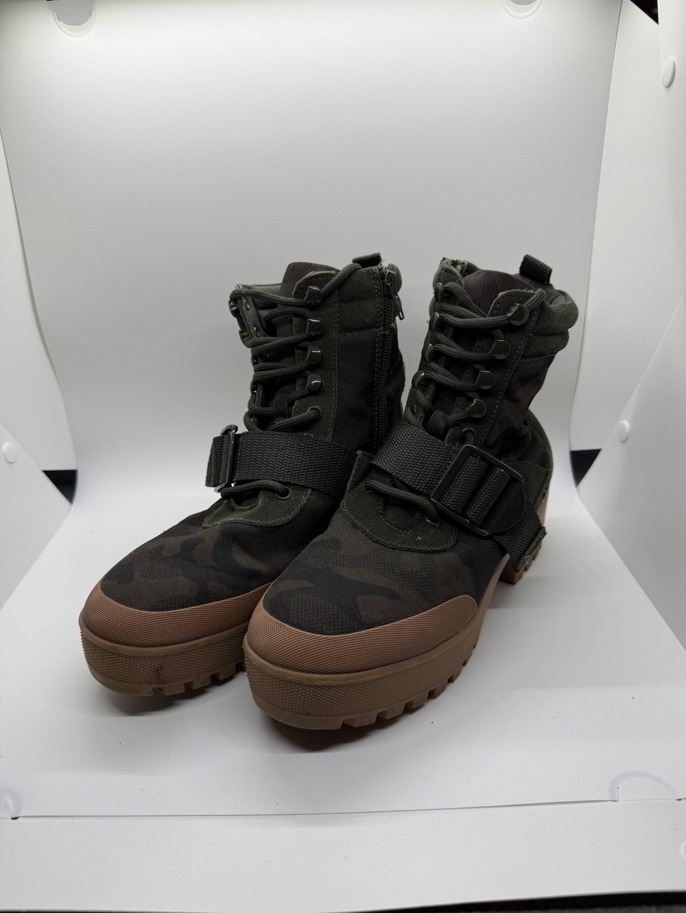 Steve Madden NAVRA Camo Combat Boots Buckle Platform Lug Sole Women’s 8.5M